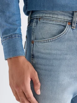 Outlet Wrancher Bootcut Toughlite Jean Herren Jeans